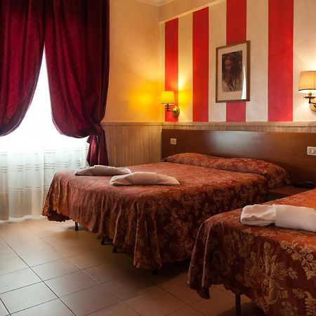 Hotel Pyramid Roma Cameră foto