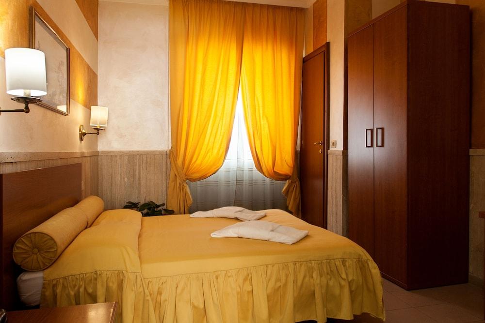Hotel Pyramid Roma Exterior foto