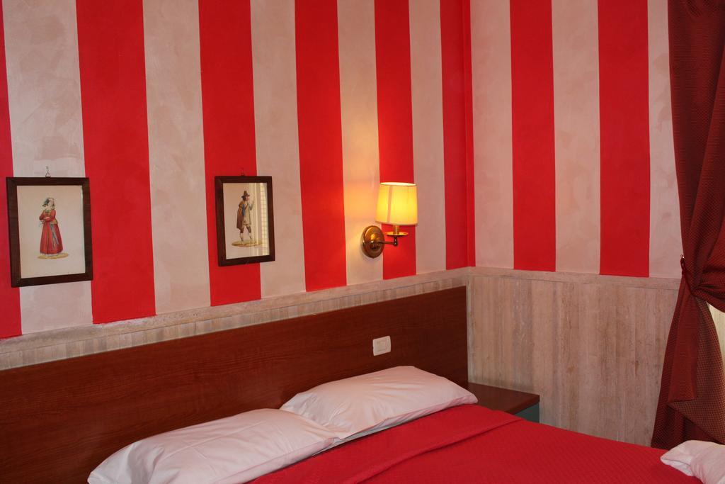 Hotel Pyramid Roma Exterior foto