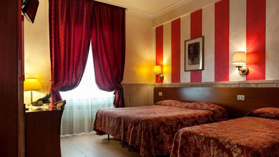 Hotel Pyramid Roma Exterior foto